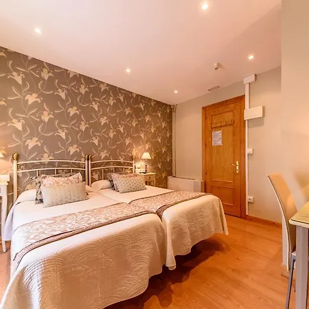 Guest house Hosteria De Castro 3*